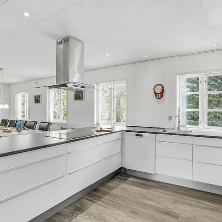Vakantiehuis Awesome In Vaeggerlose With Kitchen Bøtø By