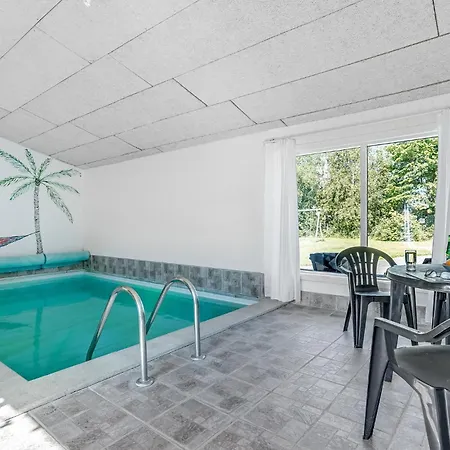 Awesome In Vaeggerlose With Kitchen * Bøtø By
