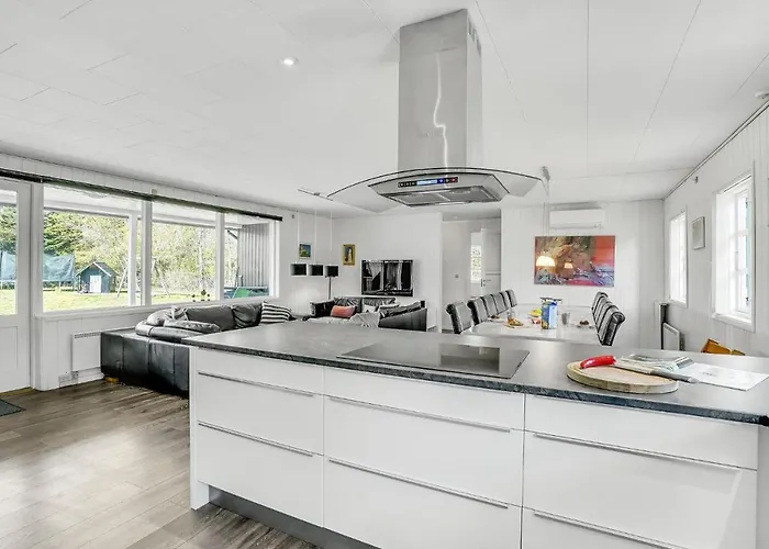 Сasa de vacaciones Awesome In Vaeggerlose With Kitchen Bøtø By
